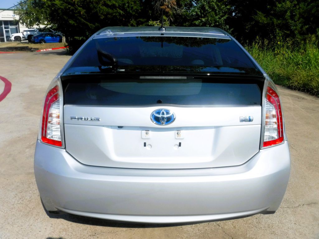 2012 Toyota Prius Image 16