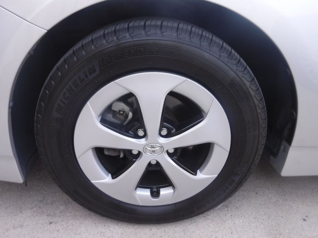 2012 Toyota Prius Image 18