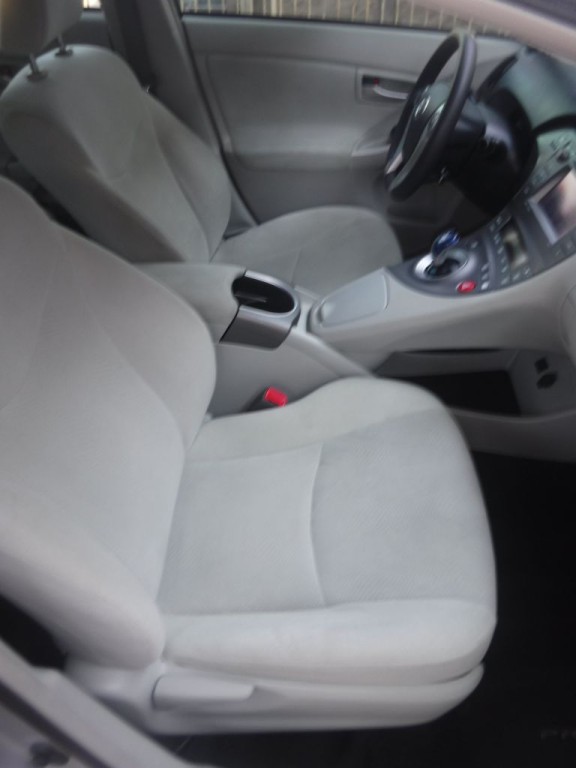 2012 Toyota Prius Image 24