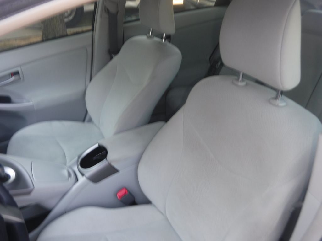 2012 Toyota Prius Image 25
