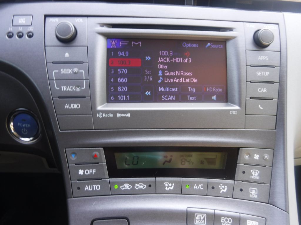 2012 Toyota Prius Image 36