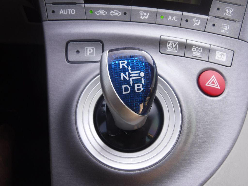 2012 Toyota Prius Image 39