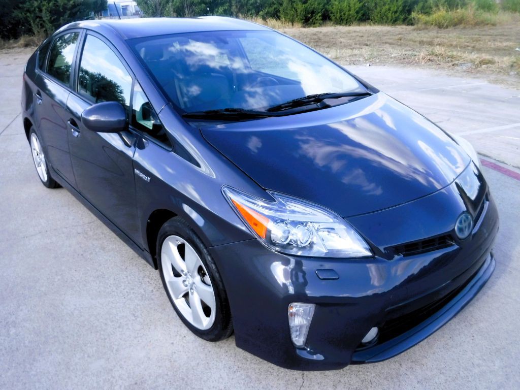 2012 Toyota Prius Image 2