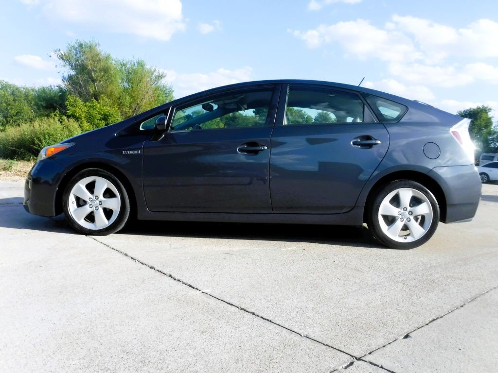 2012 Toyota Prius Image 11