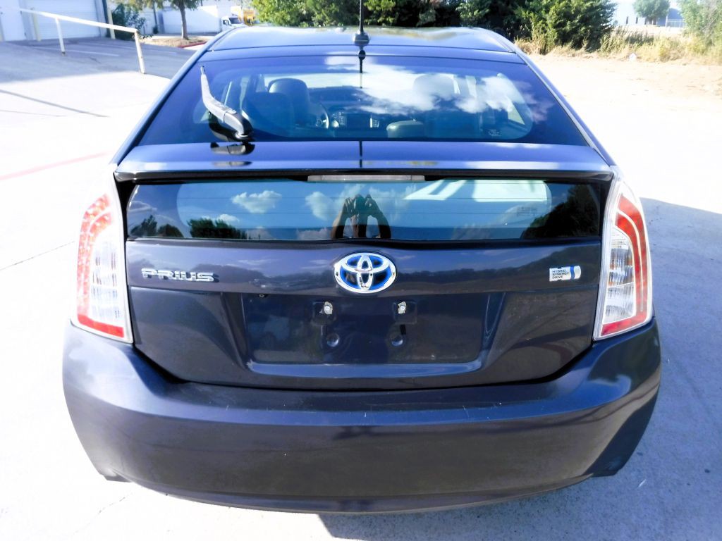 2012 Toyota Prius Image 16
