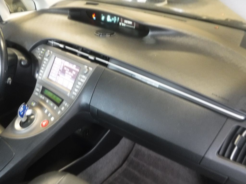 2012 Toyota Prius Image 25