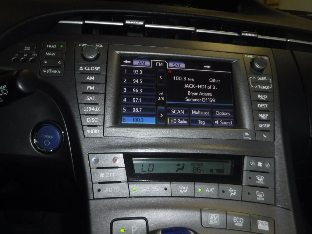 2012 Toyota Prius Image 40