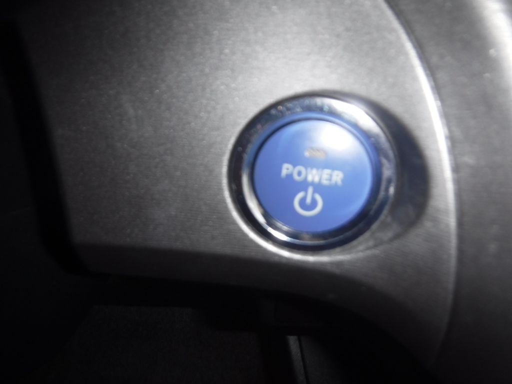 2012 Toyota Prius Image 46