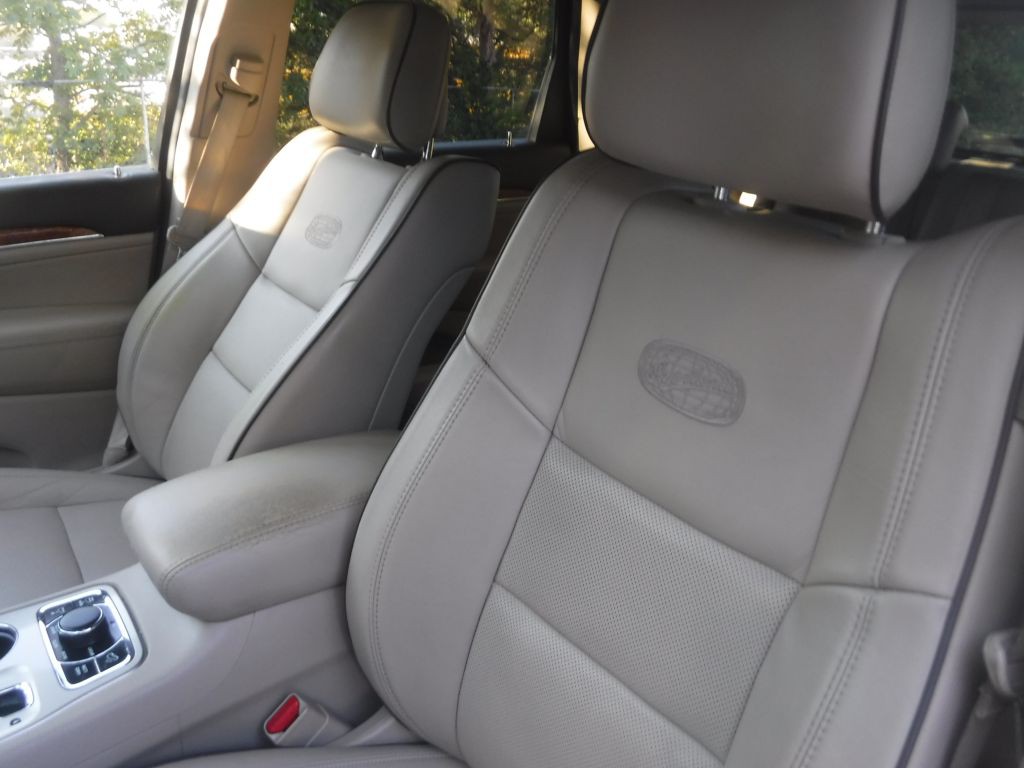 2011 Jeep Grand Cherokee Image 27
