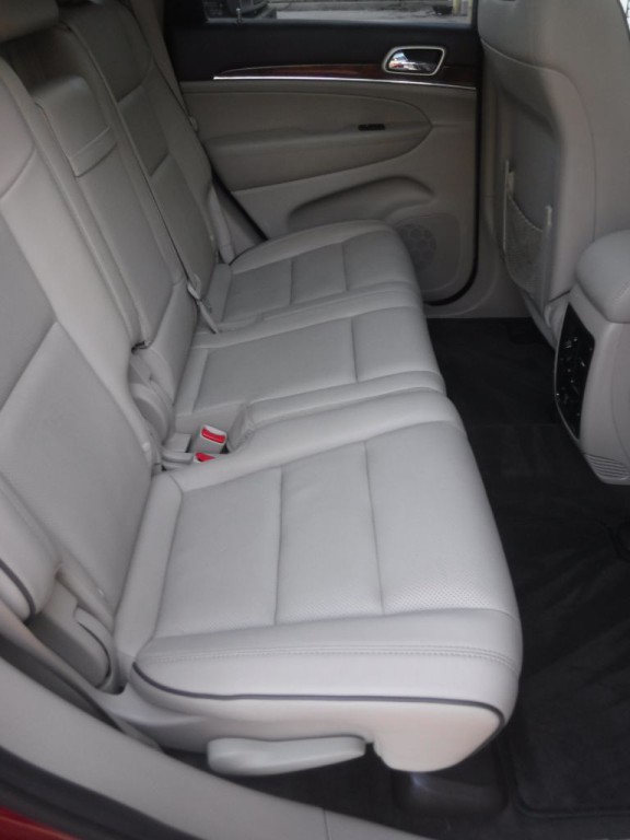 2011 Jeep Grand Cherokee Image 32