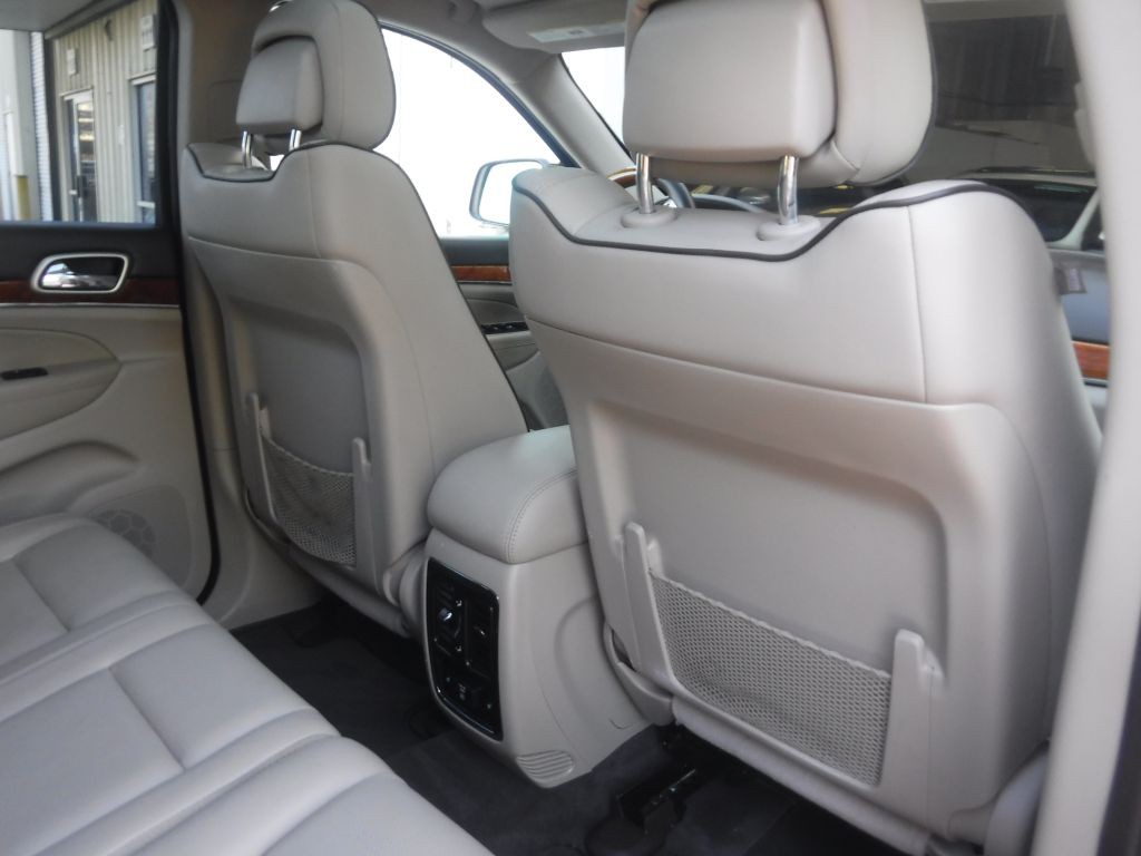 2011 Jeep Grand Cherokee Image 35