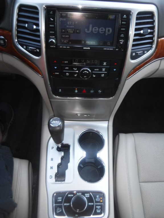 2011 Jeep Grand Cherokee Image 37