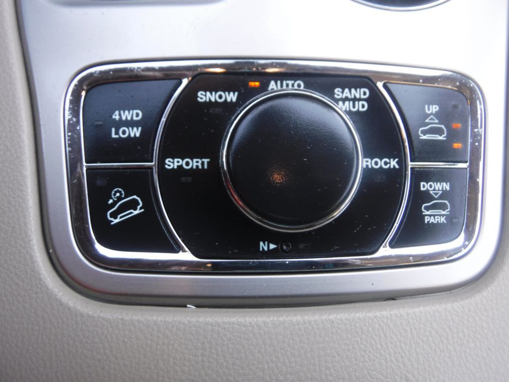 2011 Jeep Grand Cherokee Image 45