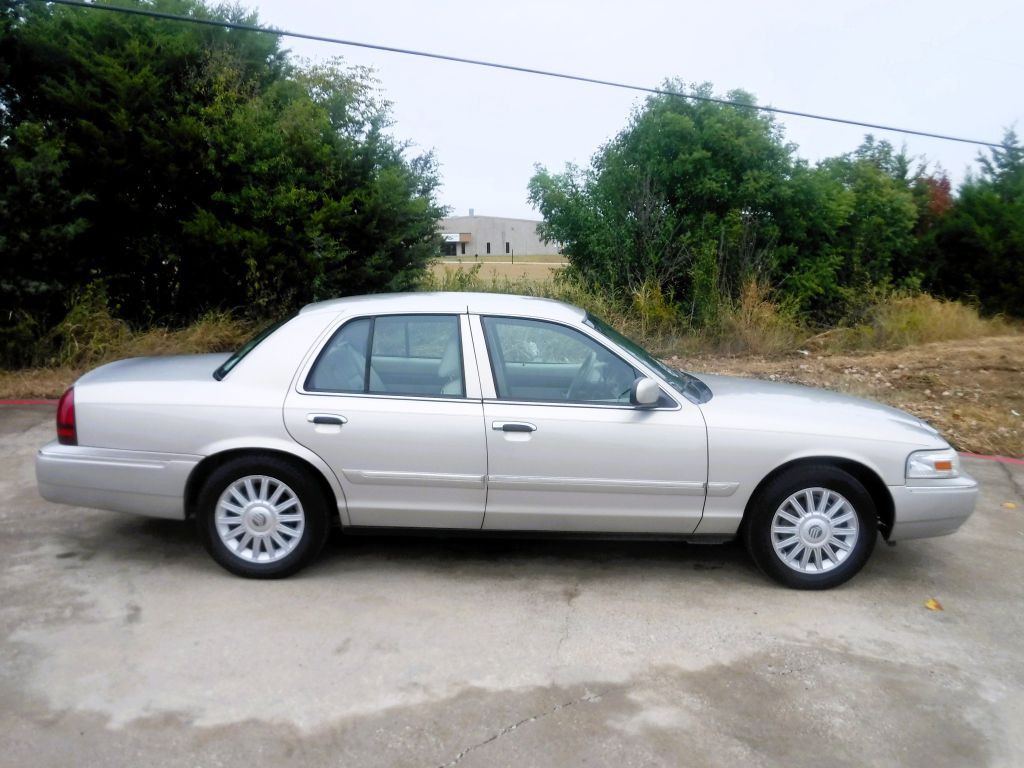 2008 Mercury Grand Marquis Image 4