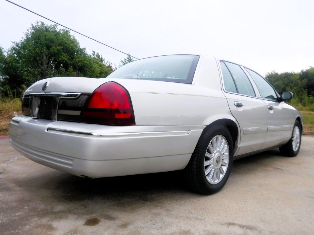 2008 Mercury Grand Marquis Image 7