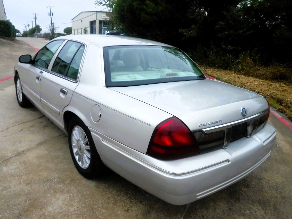 2008 Mercury Grand Marquis Image 12