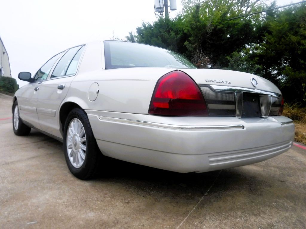 2008 Mercury Grand Marquis Image 13