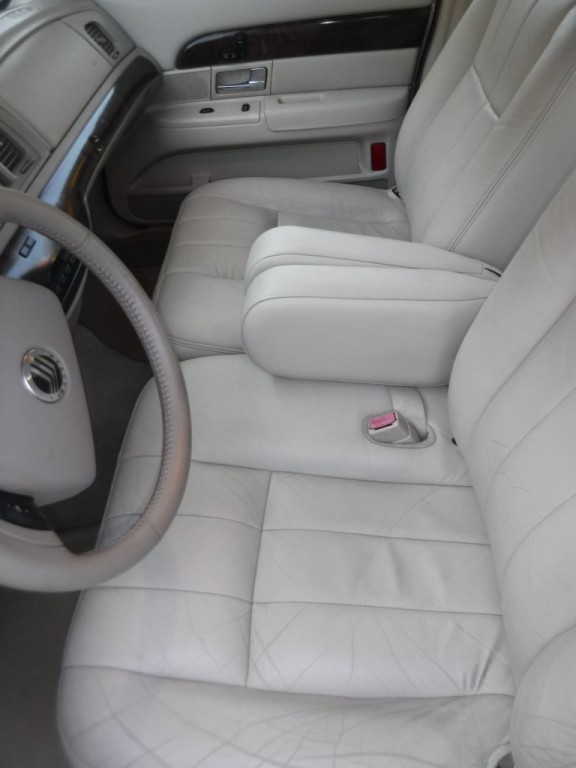 2008 Mercury Grand Marquis Image 24