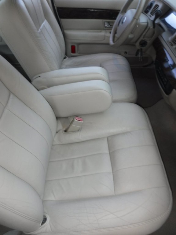 2008 Mercury Grand Marquis Image 25