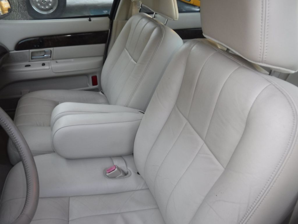 2008 Mercury Grand Marquis Image 26