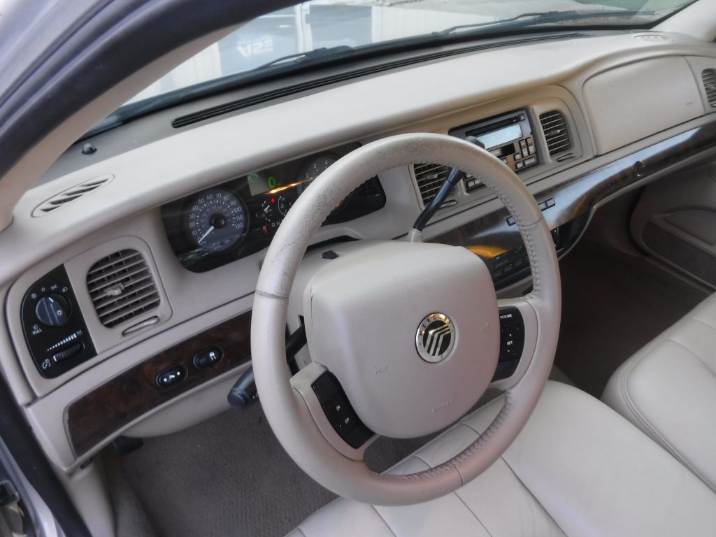 2008 Mercury Grand Marquis Image 28