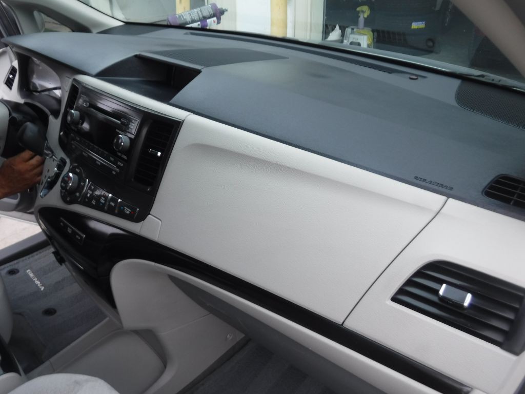 2014 Toyota Sienna Image 29