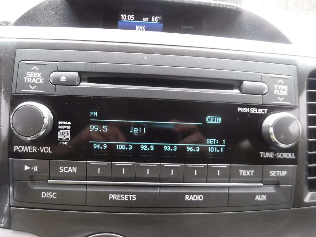 2014 Toyota Sienna Image 40