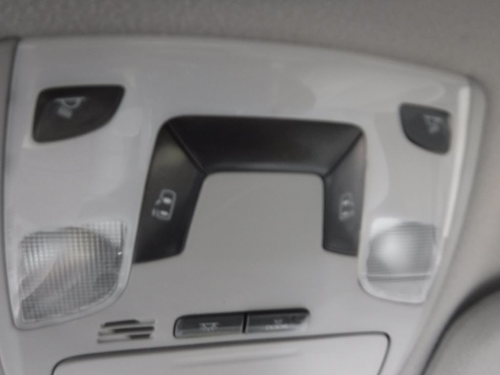 2014 Toyota Sienna Image 45