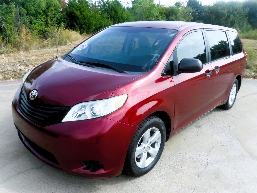 2012 Toyota Sienna Image 9