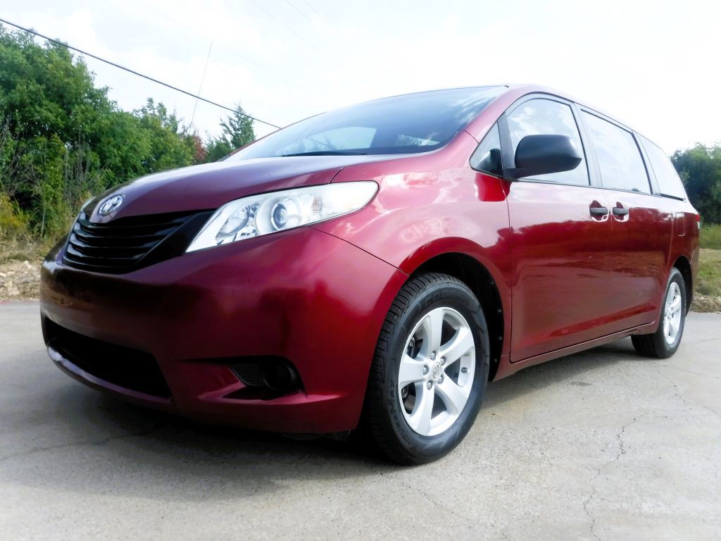 2012 Toyota Sienna Image 10