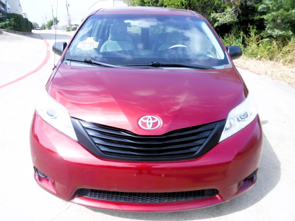 2012 Toyota Sienna Image 15