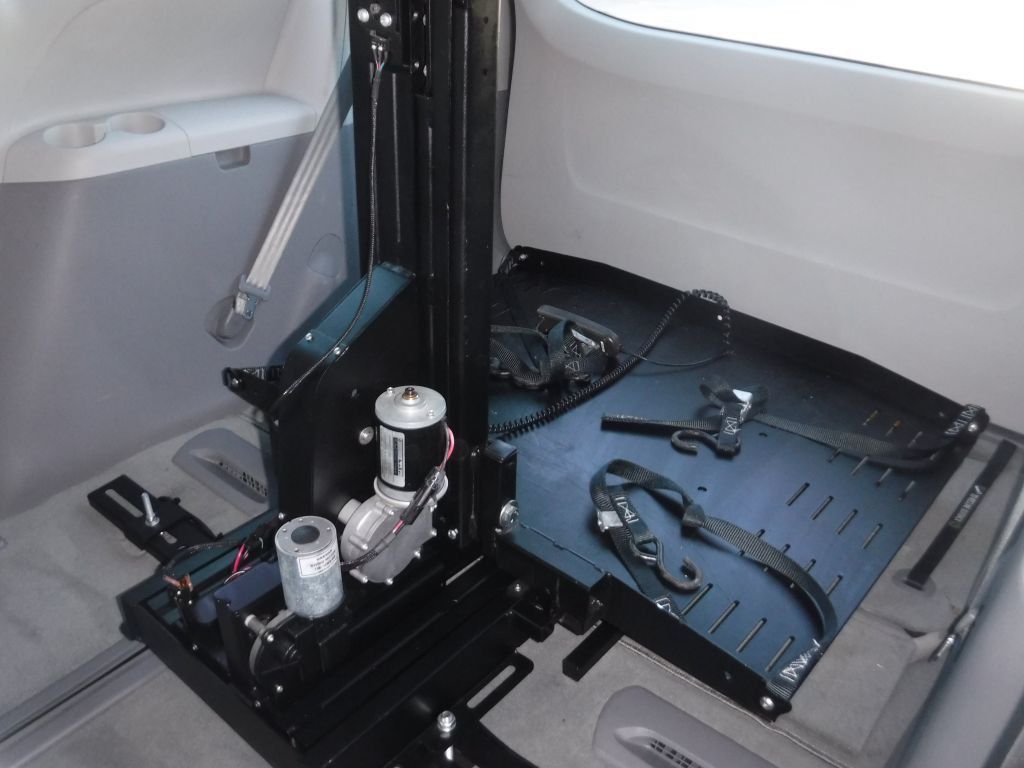 2012 Toyota Sienna Image 36