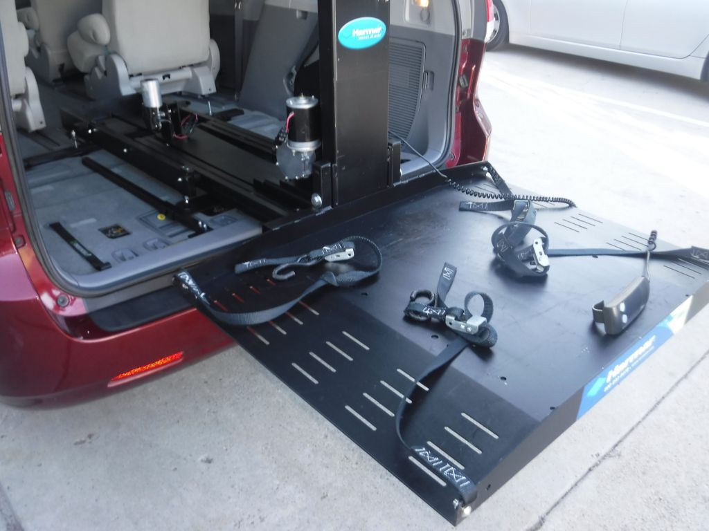 2012 Toyota Sienna Image 49