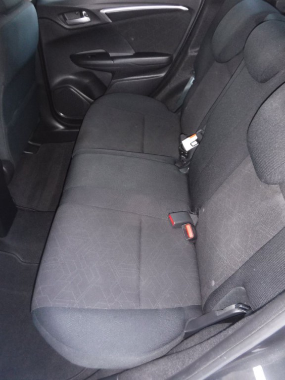 2016 Honda Fit Image 31