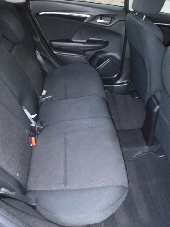 2016 Honda Fit Image 32