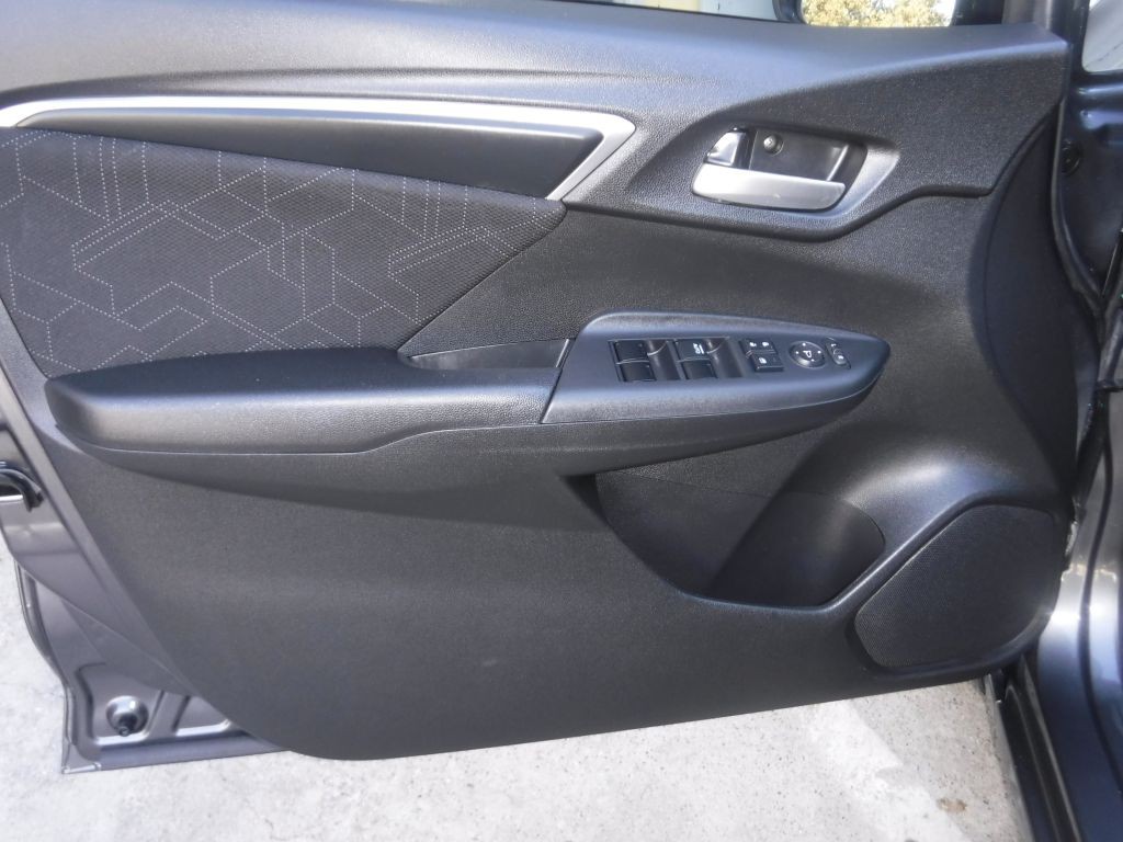 2016 Honda Fit Image 41