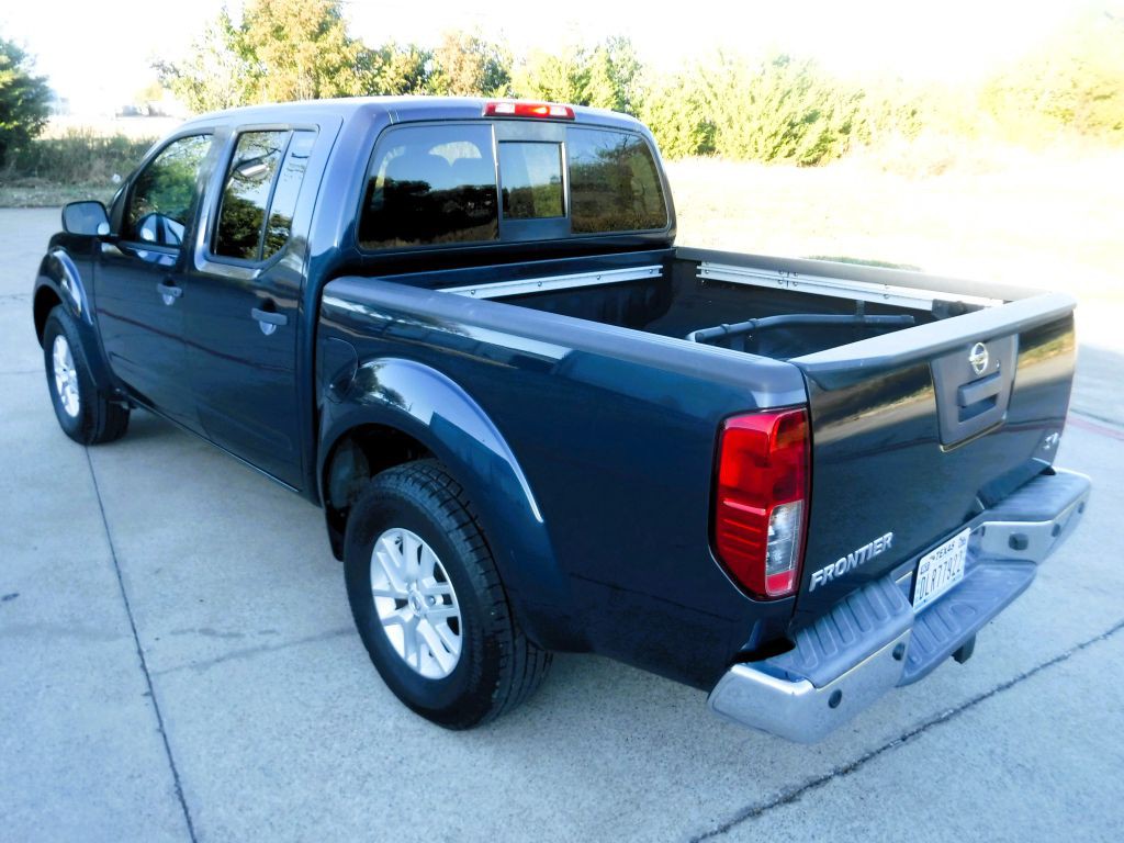 2016 Nissan Frontier Image 12