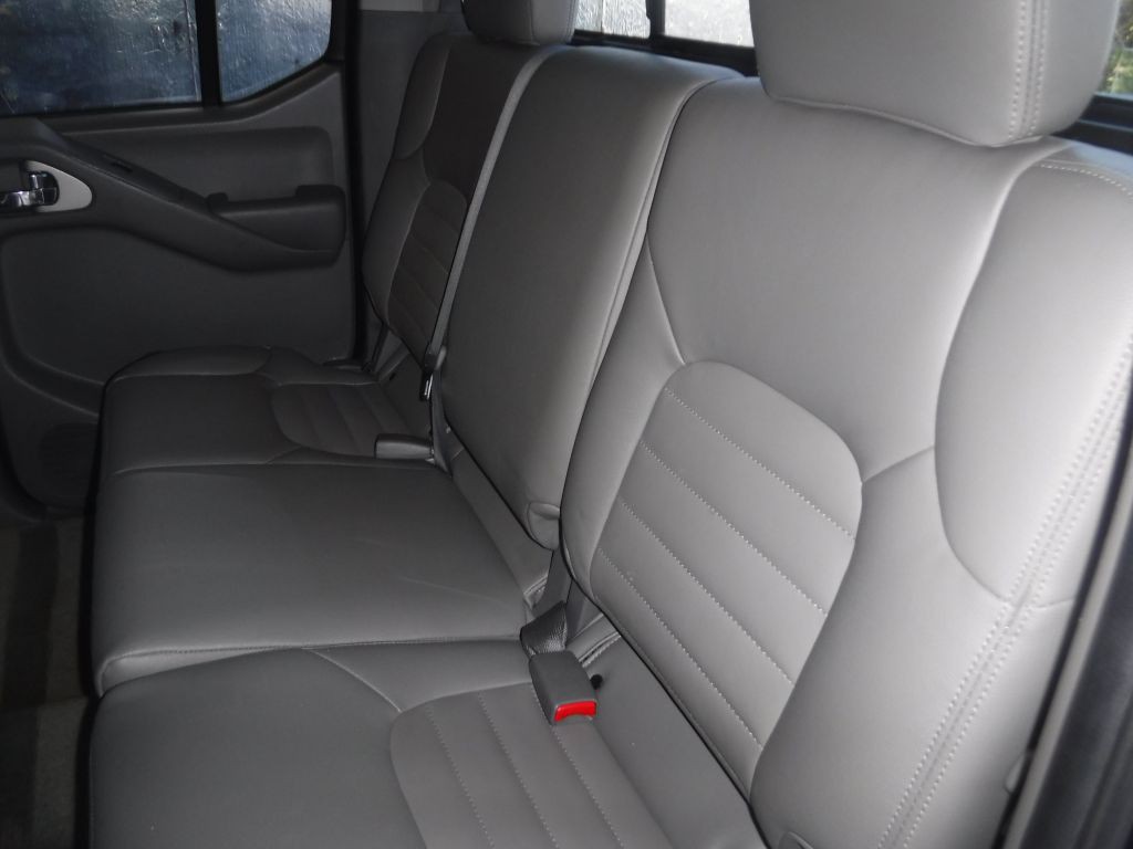 2016 Nissan Frontier Image 35