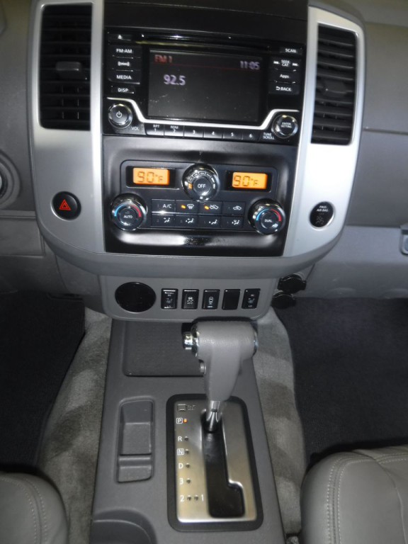 2016 Nissan Frontier Image 36