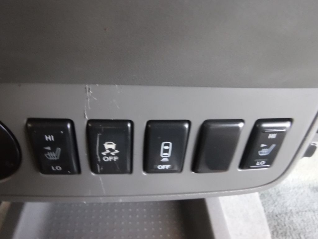 2016 Nissan Frontier Image 41