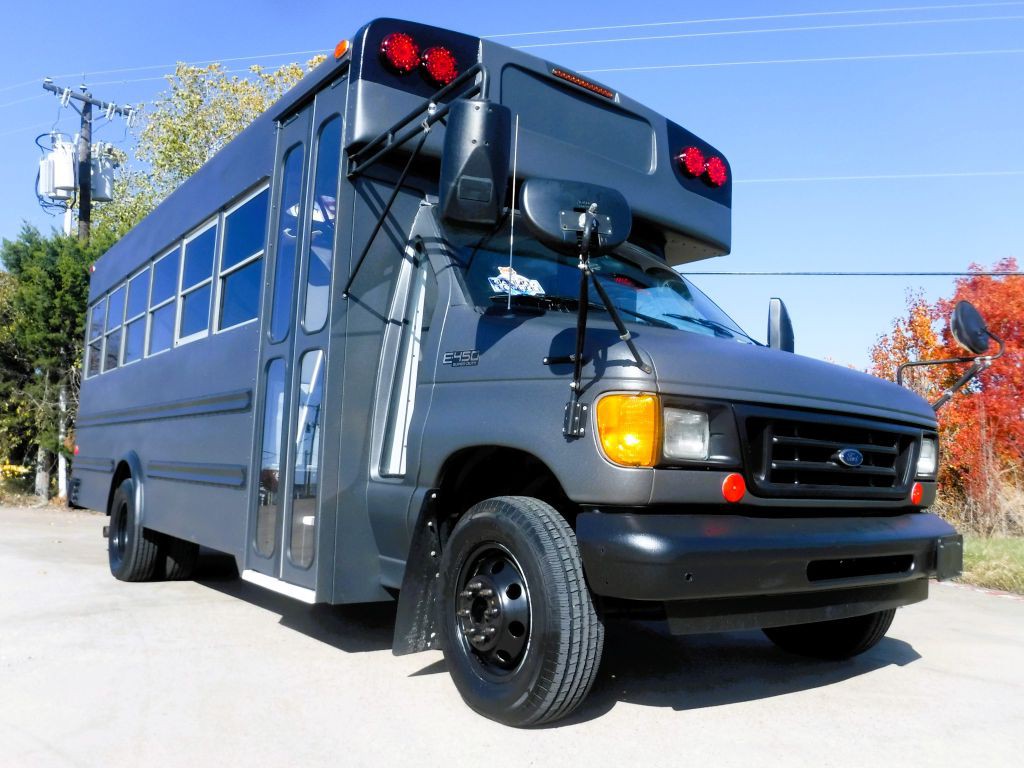 2003 Ford Econoline Image 4