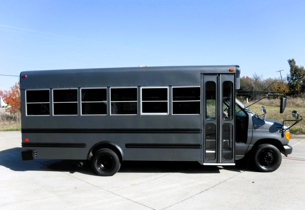 2003 Ford Econoline Image 6