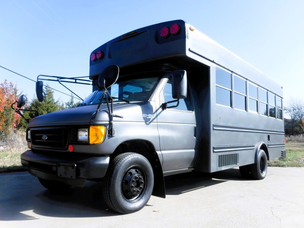 2003 Ford Econoline Image 10