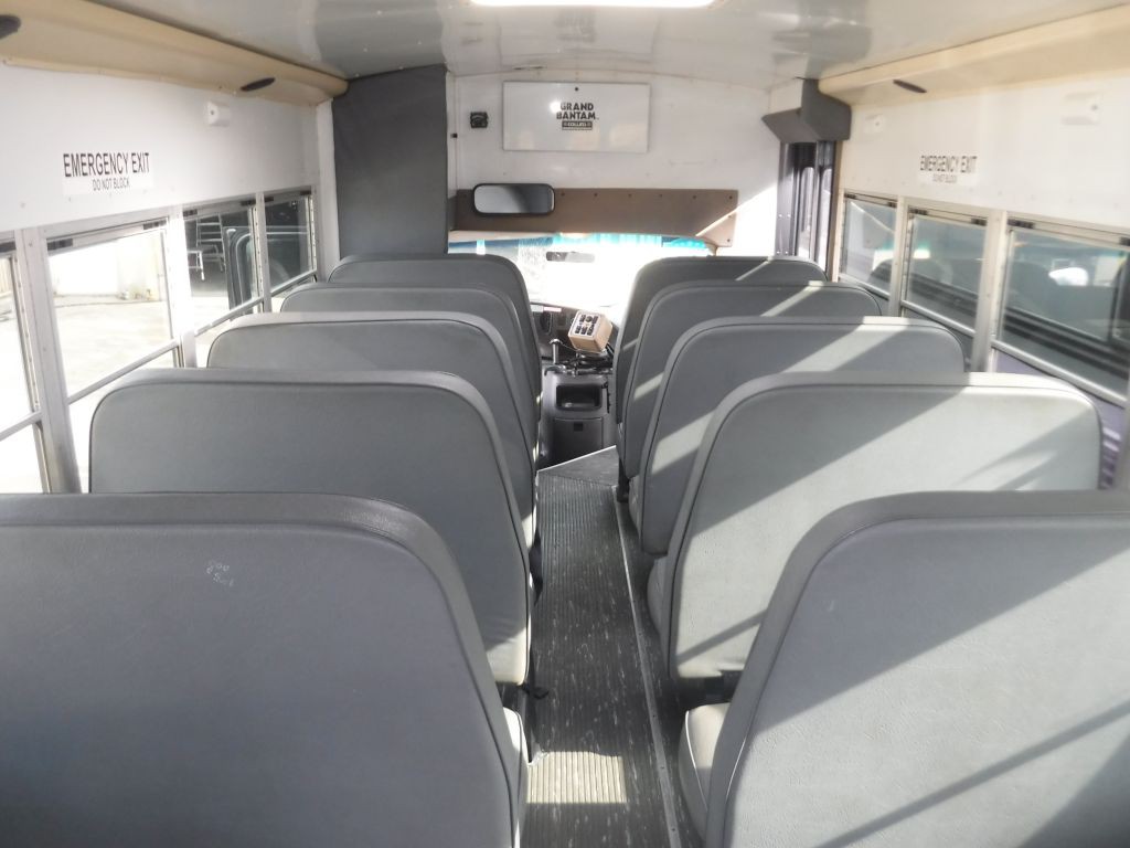 2003 Ford Econoline Image 38