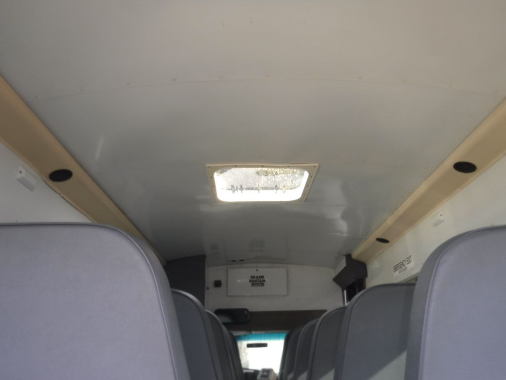 2003 Ford Econoline Image 40