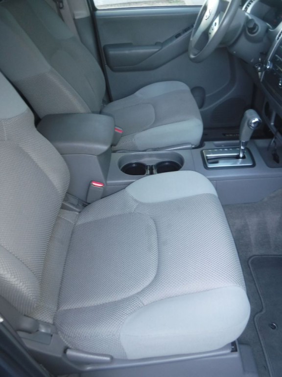 2009 Nissan Frontier Image 28