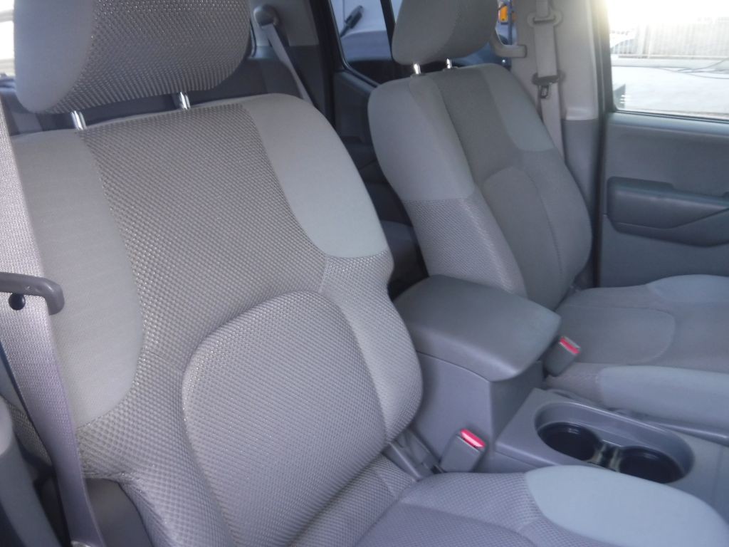 2009 Nissan Frontier Image 30