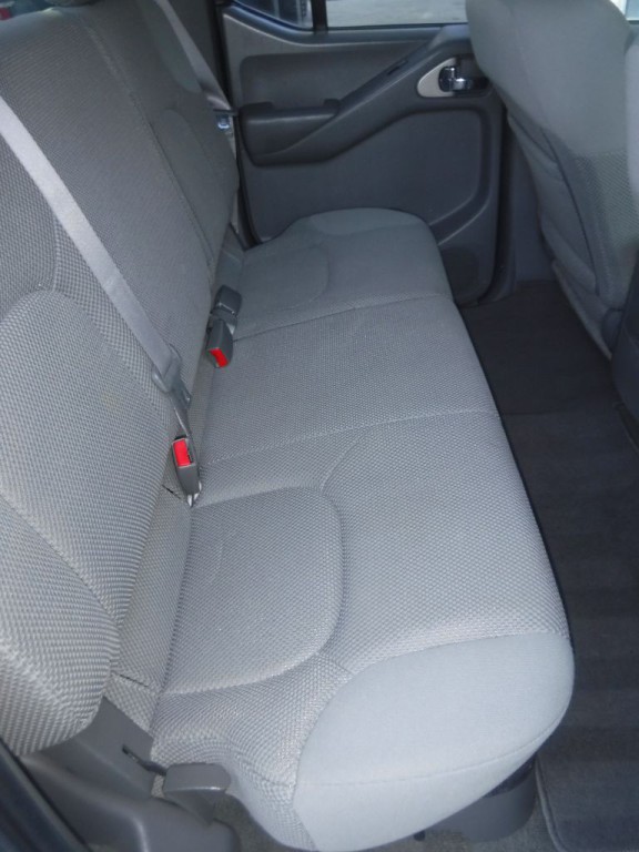 2009 Nissan Frontier Image 34