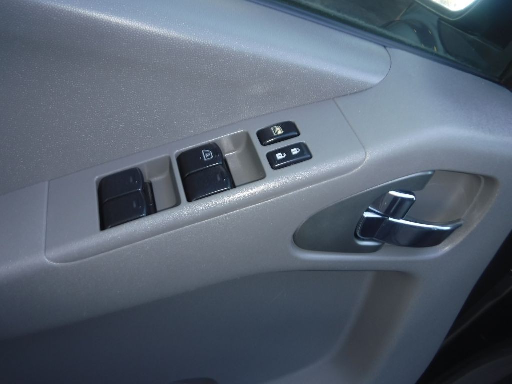 2009 Nissan Frontier Image 45