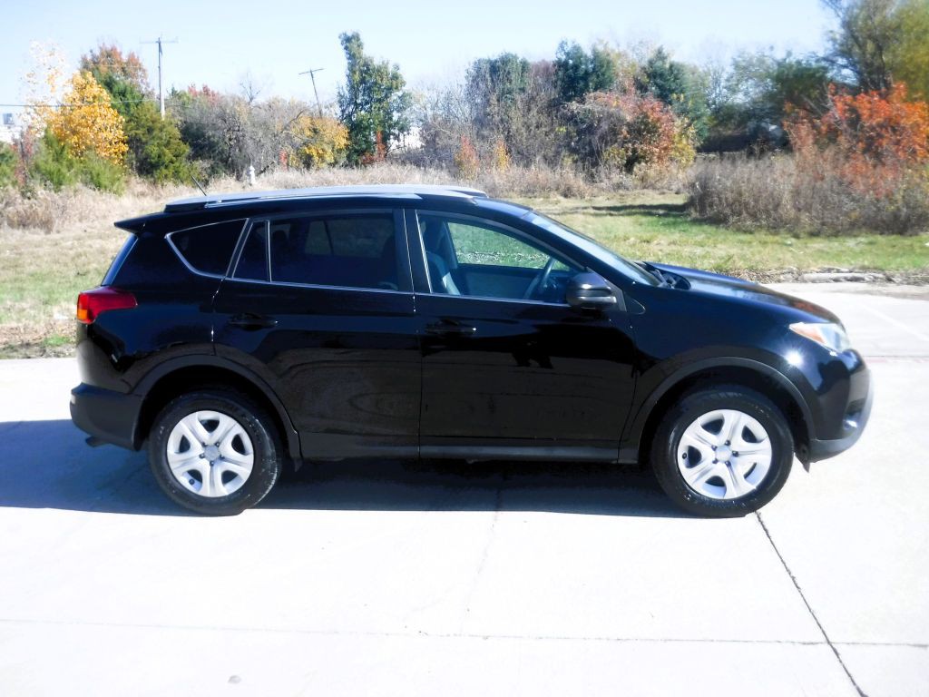 2015 Toyota Rav4 Image 4